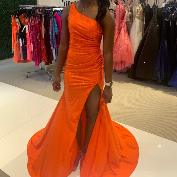 Prom Dress - Picture 4 of 4